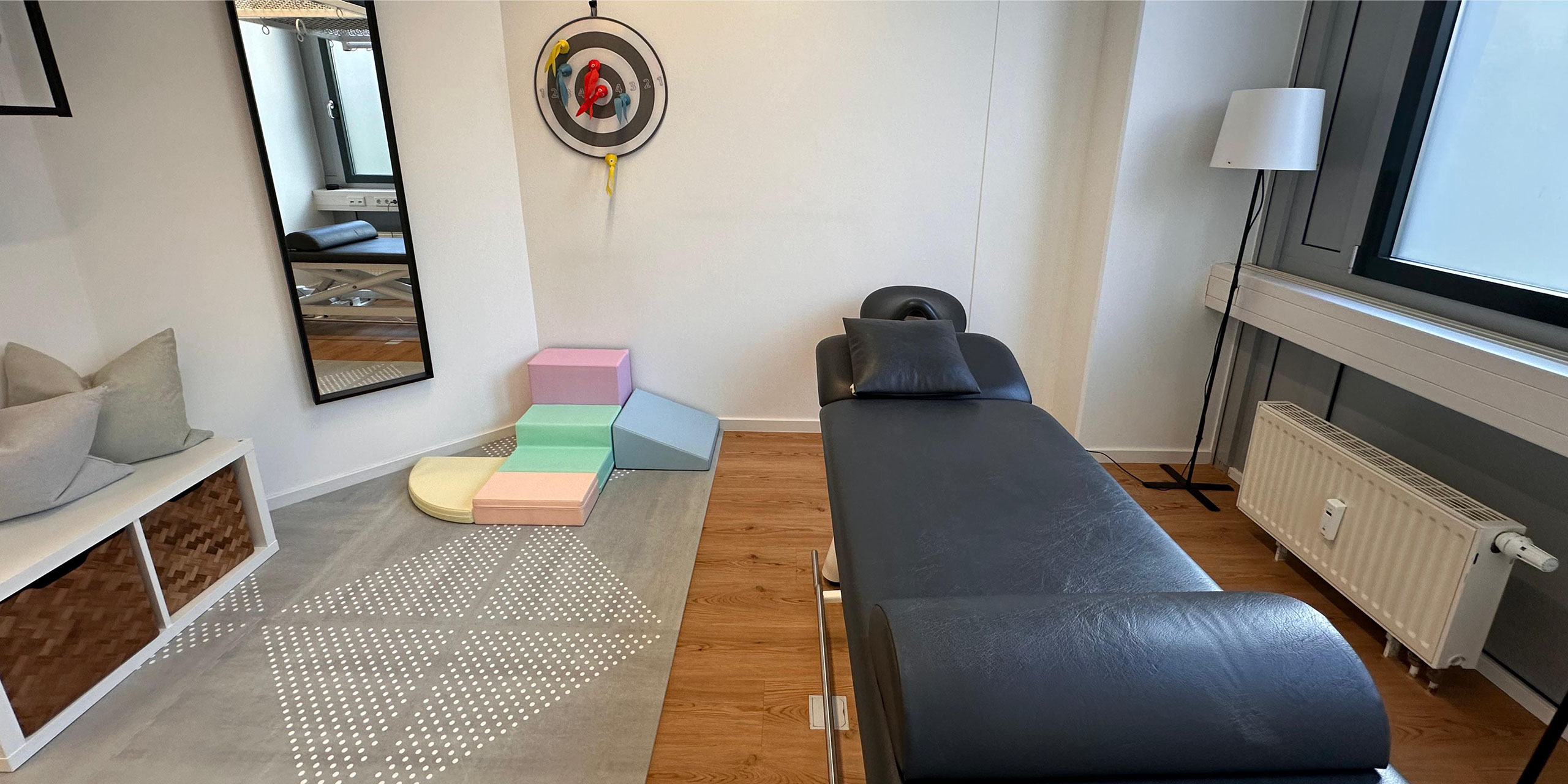 PhysioLine Behandlungsraum Kinder + Erwachsene